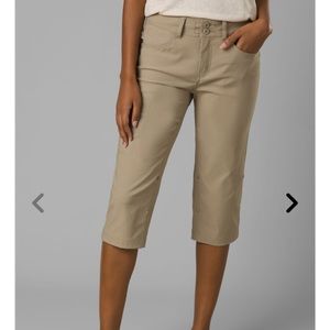 LNWOT Prana Halle II Capris size 8 khaki “Sandbar” color